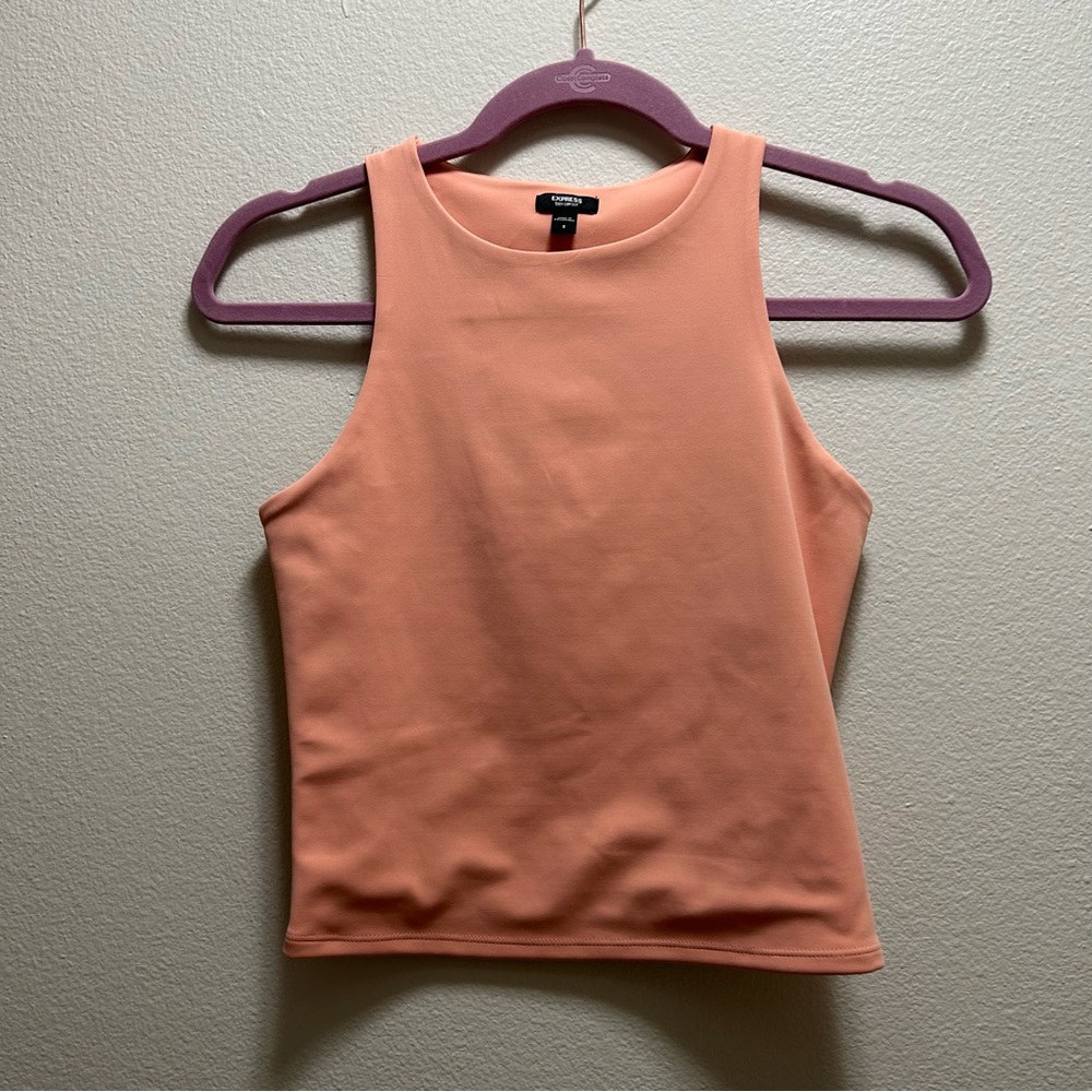 Body contour tank